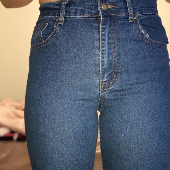 Blue jeans - Picture 2 of 3